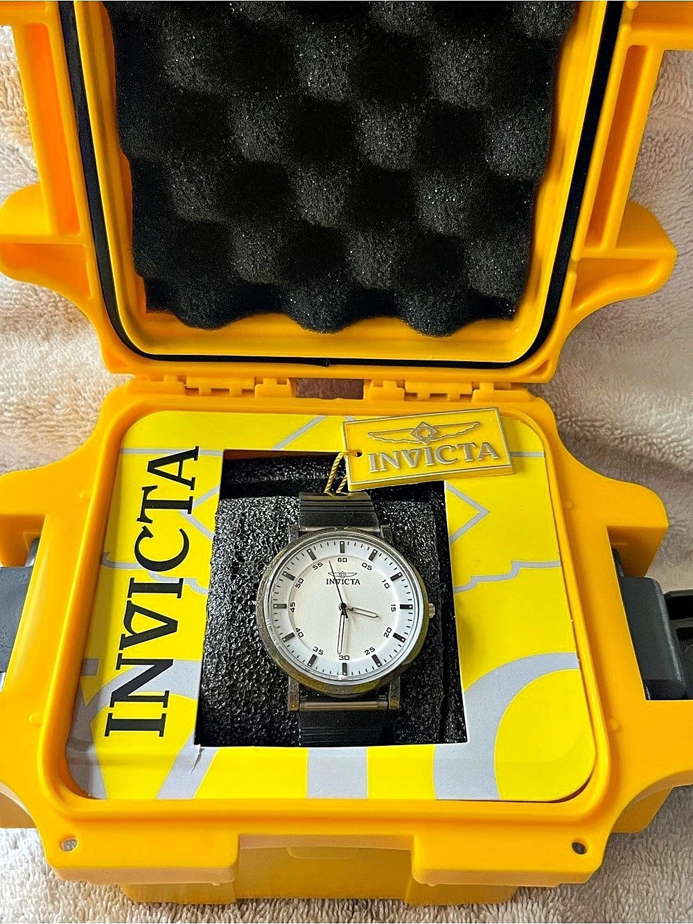 Invicta Men's Analog Watch Yellow Black NWT